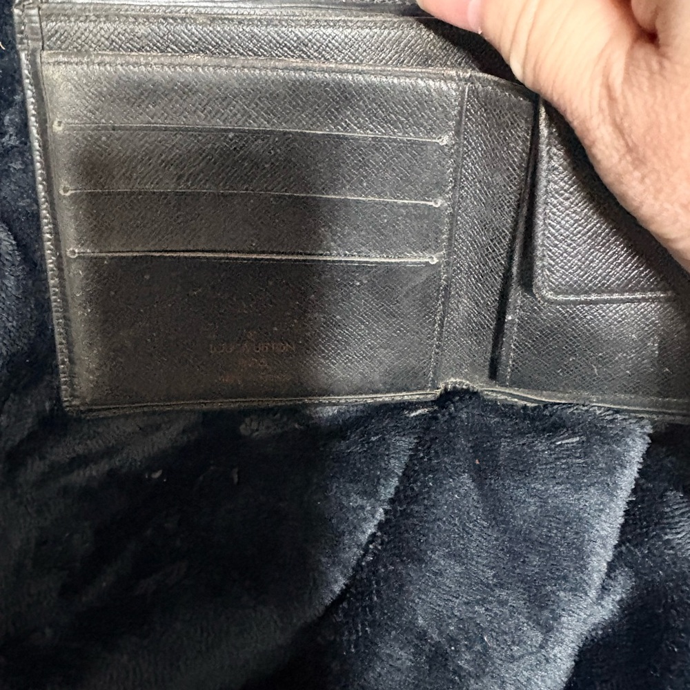 Louis Vuitton Textured Black Card Holder - Picture 4 of 4